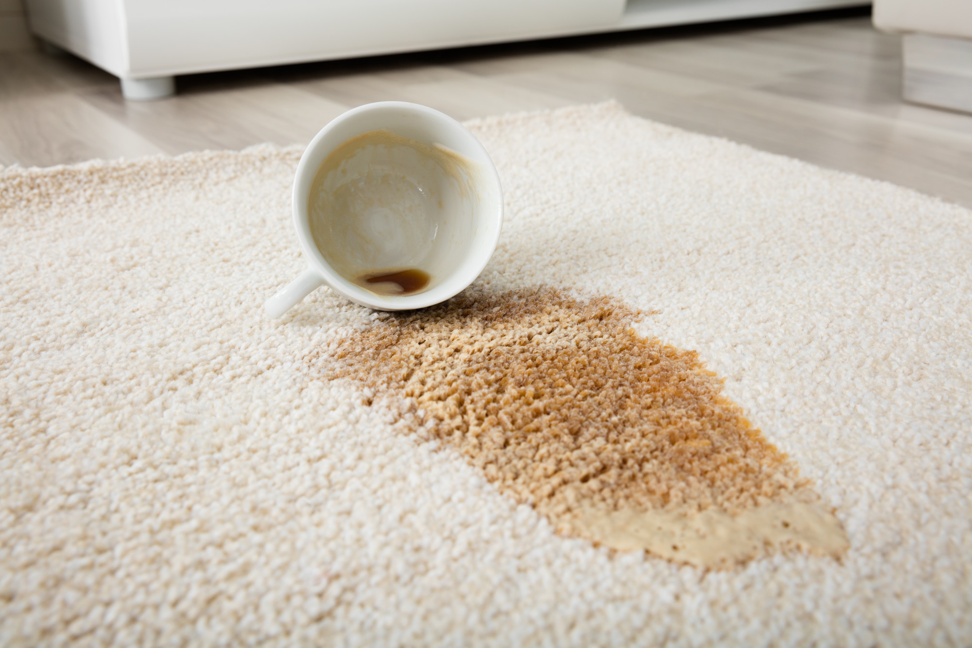 Come si pulisce un tappeto da soli, usando prodotti chimici?