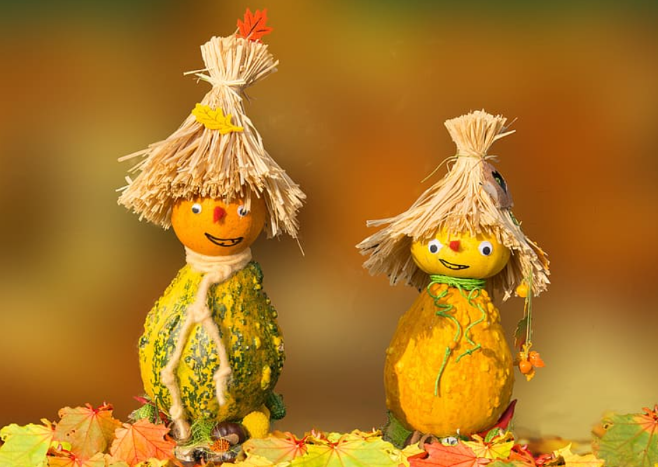 Decorazioni autunnali - figurine di zucche e frutta