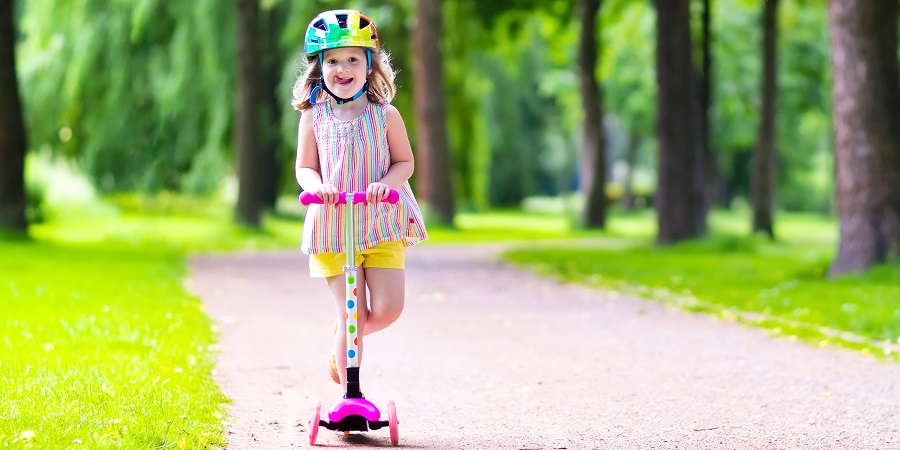 Uno scooter - un'idea regalo per un bambino di 3 anni