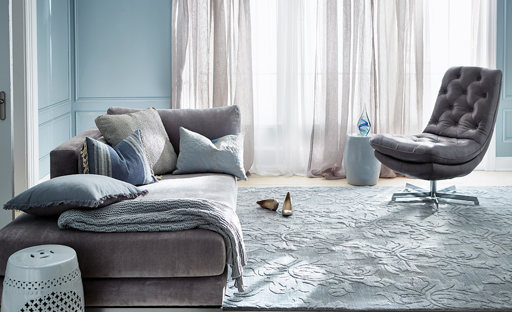 Idee per il soggiorno grigio - un colore d'accento
