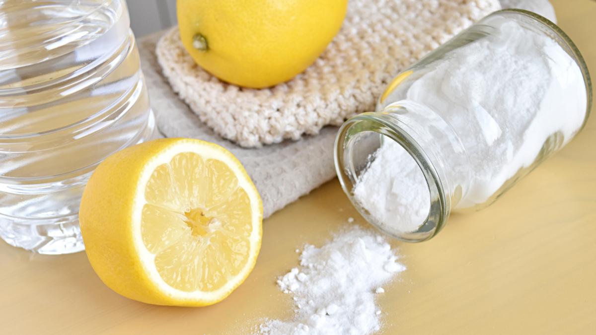 Come lavare le tende usando il succo di limone o l'acido citrico?