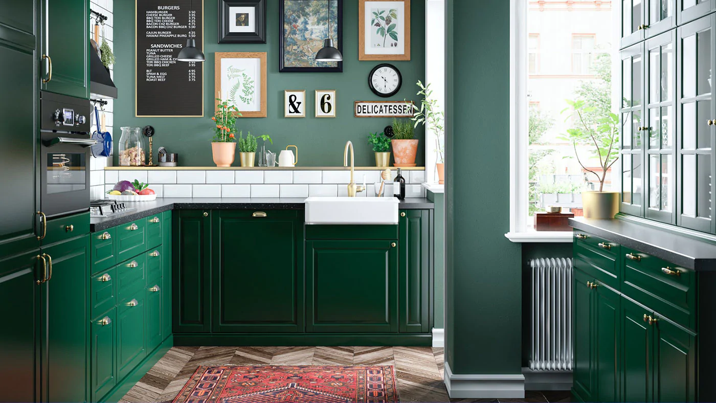 Verde scuro in cucina - un design non così ovvio