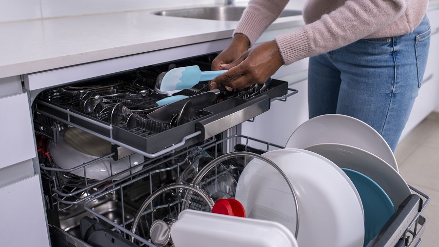 Czy domowe sposoby na czyszczenie zmywarki są skuteczne?
