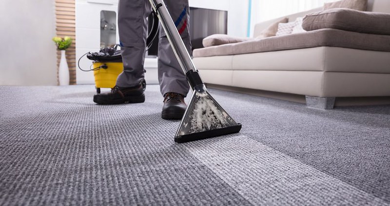 Jak wyprać dywan w domu za pomocą odkurzacza?