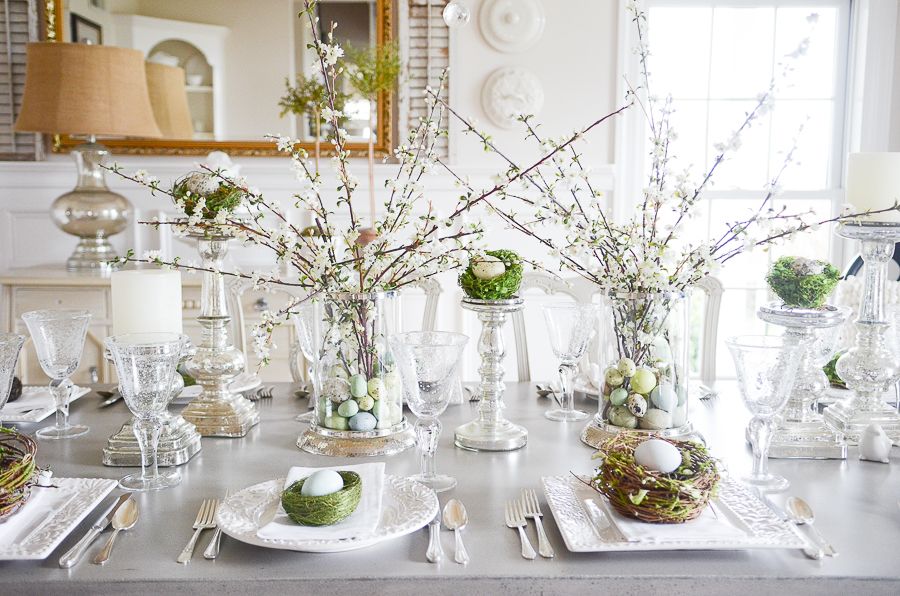 Białe nakrycie stołu - Wielkanoc