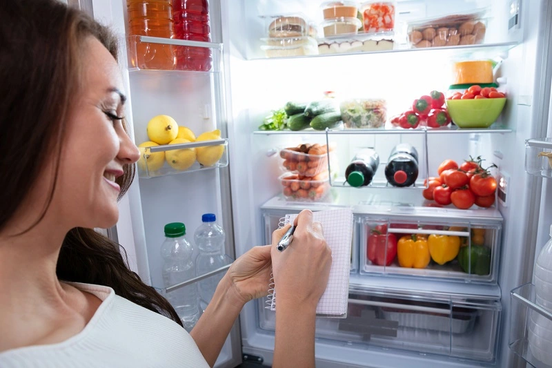 How to organize door shelves in the fridge?