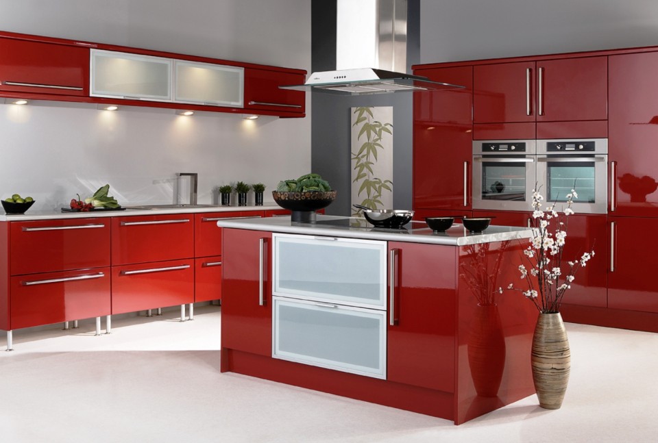 Maroon color in the kitchen - an unusual interior