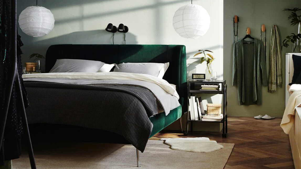 Grüne schlafzimmer ideen - polsterbett saftig grün