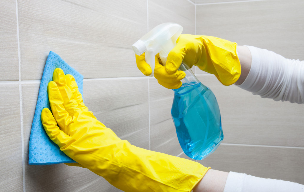 What to keep in mind when cleaning grout?