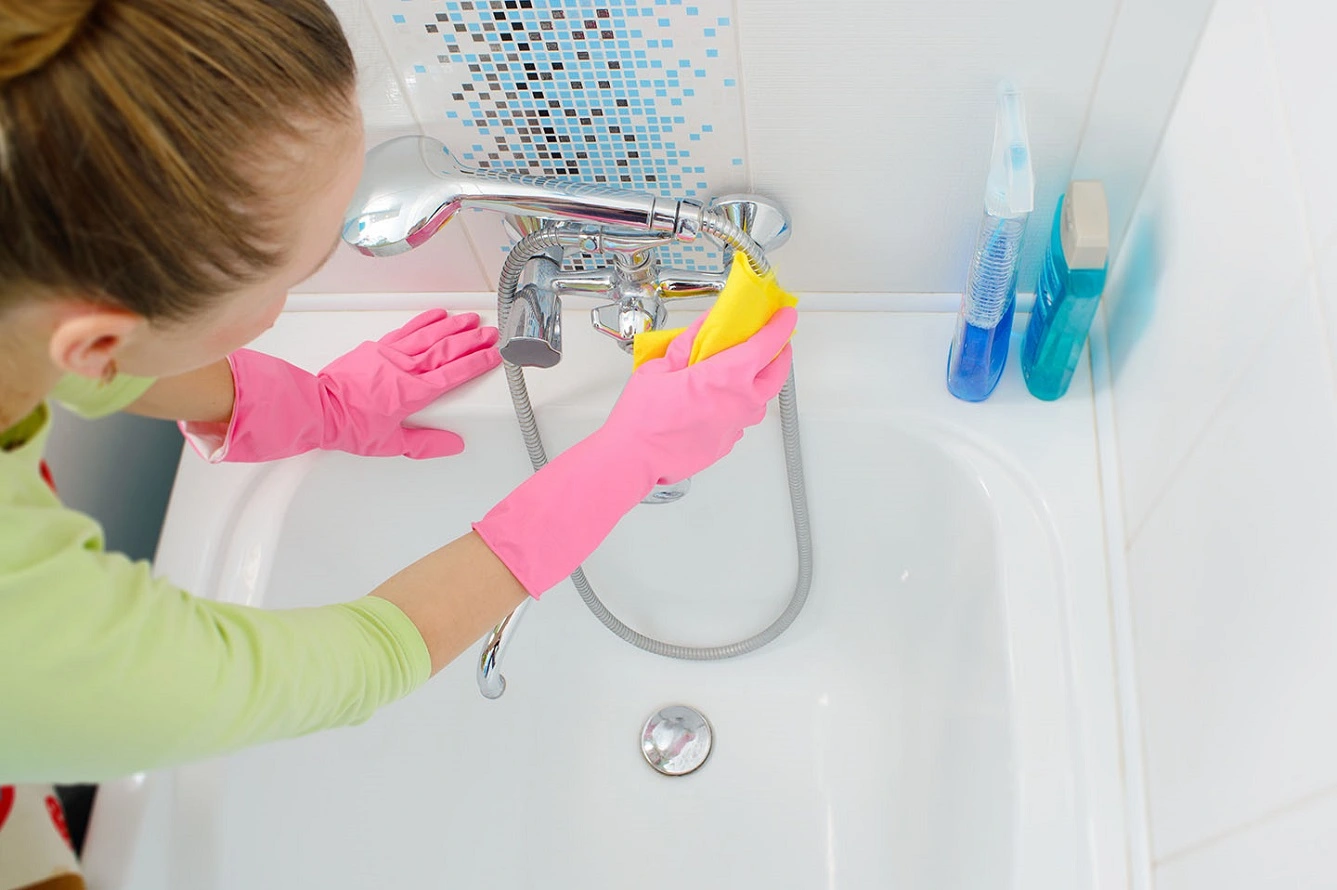 ¿Cómo Limpiar una Bañera? 5 Trucos Brillantes para Limpiar la Bañera