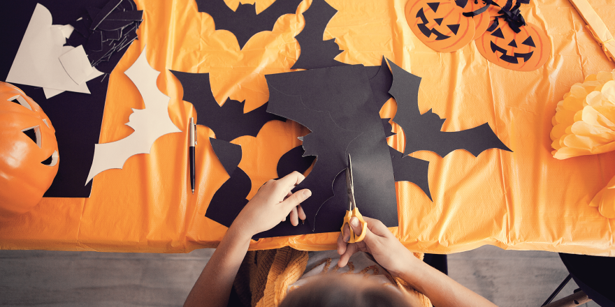 Бумажные летучие мыши - идеи поделок на Хэллоуин
