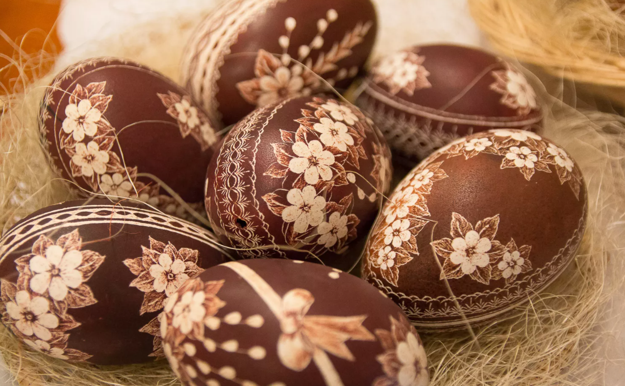 Scratched Easter eggs - traditional Polish Easter egg decoration