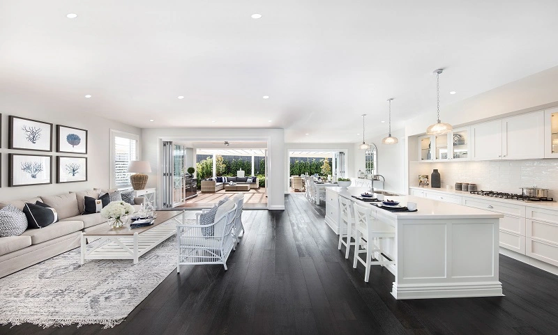 A large and spacious Hamptons kitchen