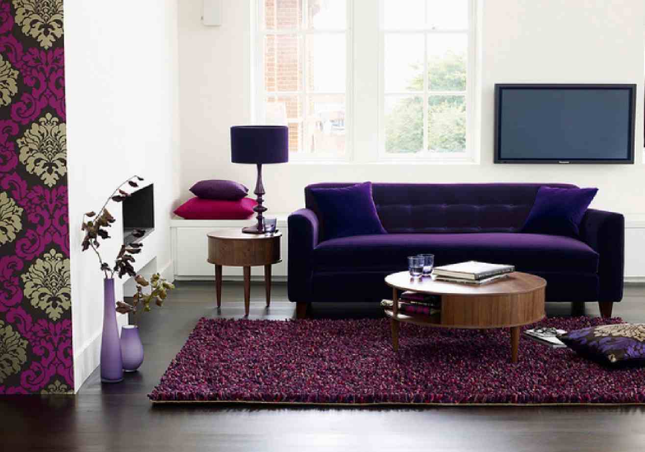 Class and elegance - purple colors for the living room