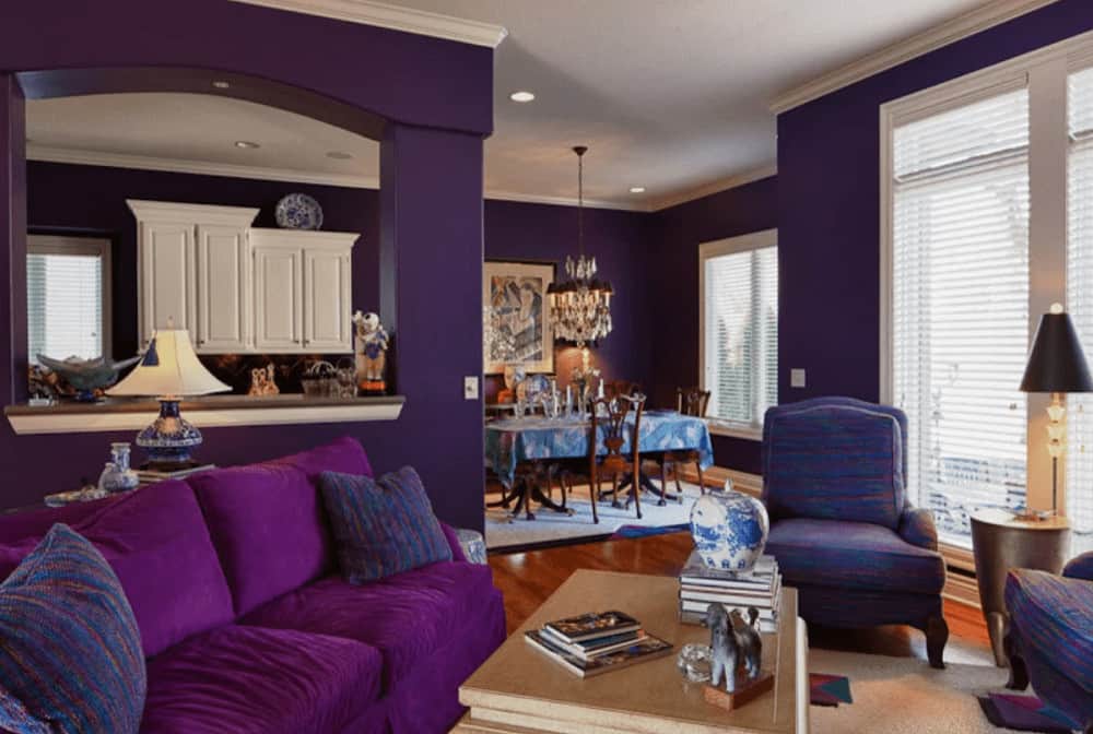 Habitación delantera de color púrpura
