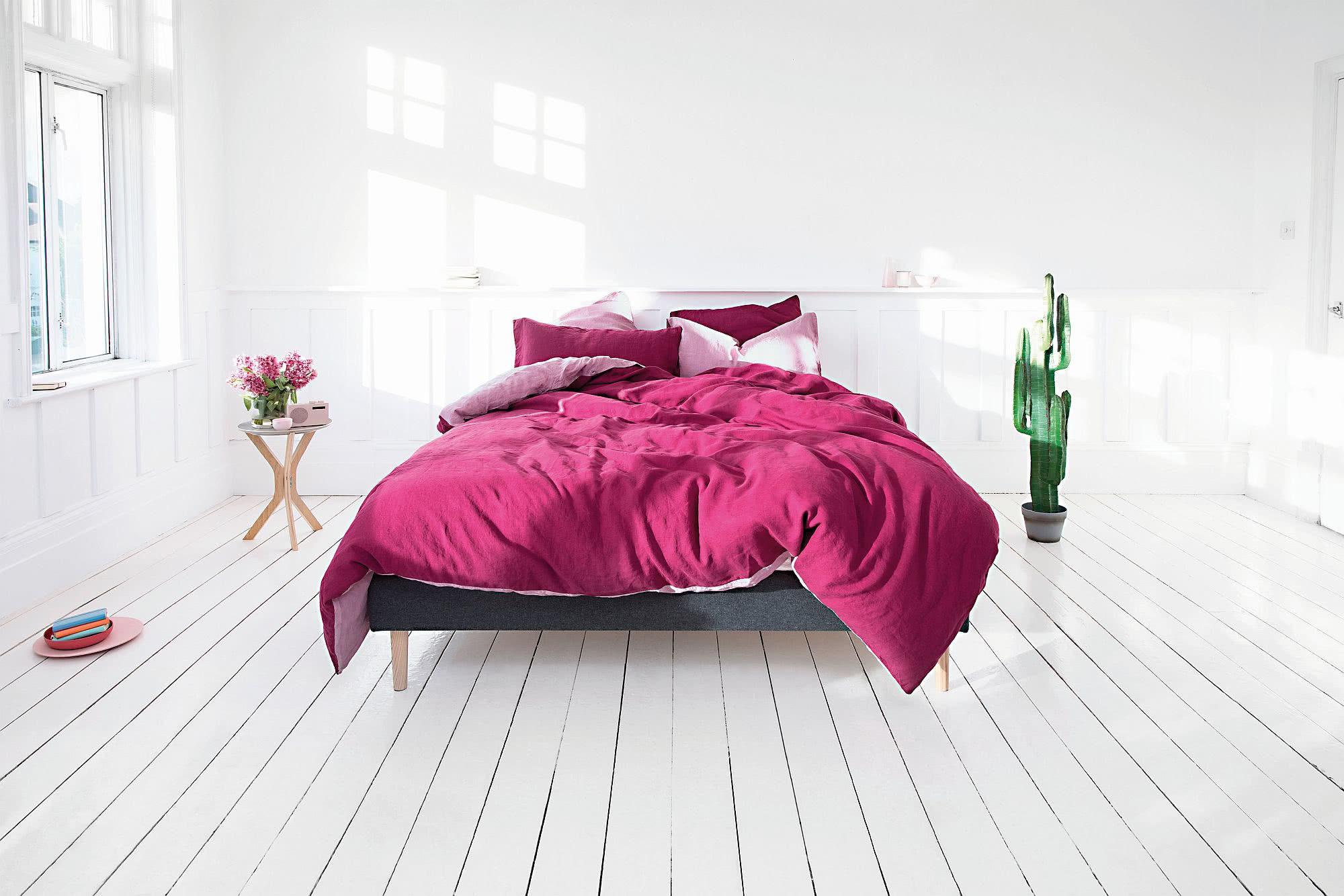 Fuchsia bed linen