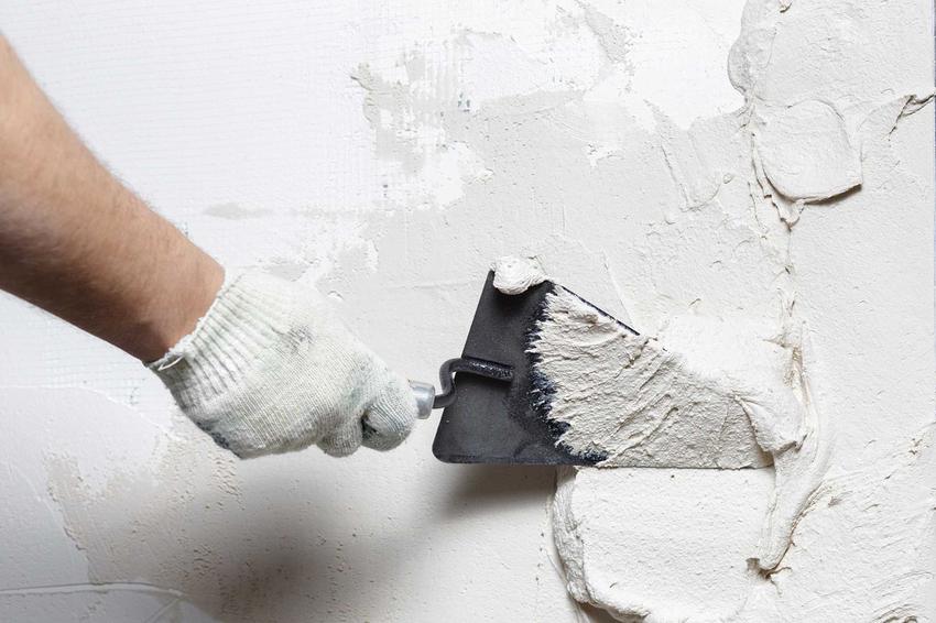 A grease stain on a wall - why shouldn't you paint it over?
