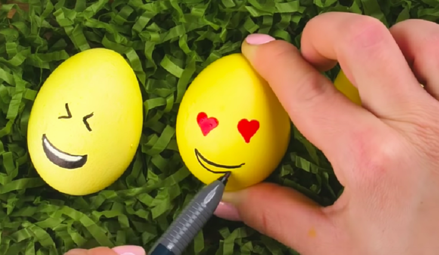 Easter eggs for children - emotes
