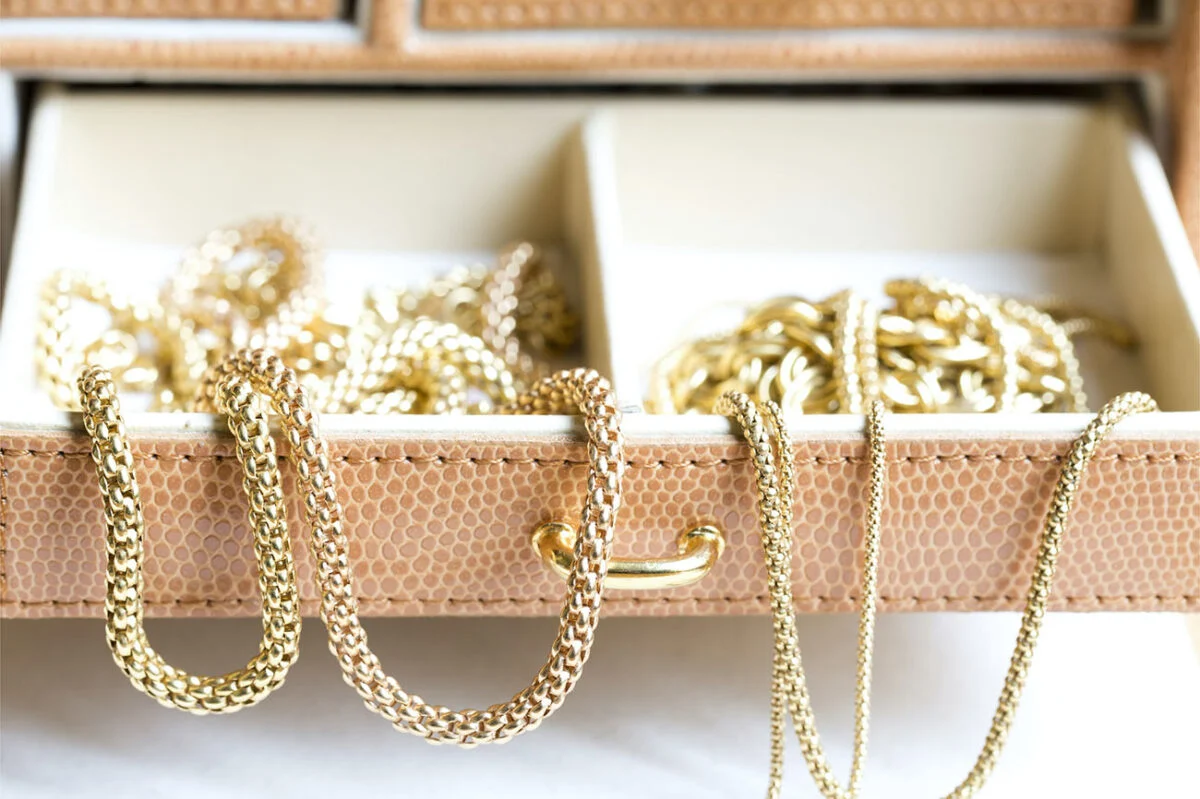 Come prendersi cura dei gioielli d'oro?