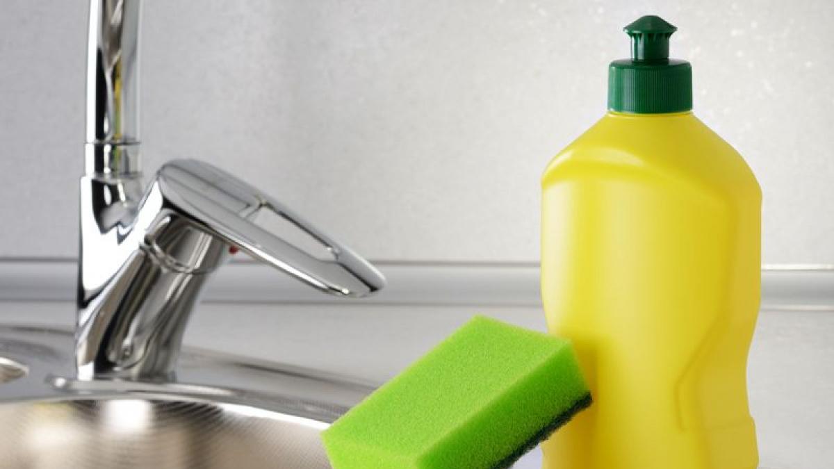 Comment nettoyer la graisse sur les murs avec un savon à vaisselle ?