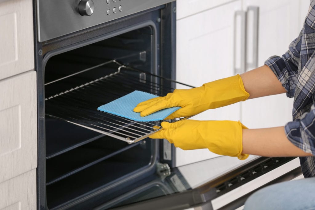 How to clean a self-cleaning oven?