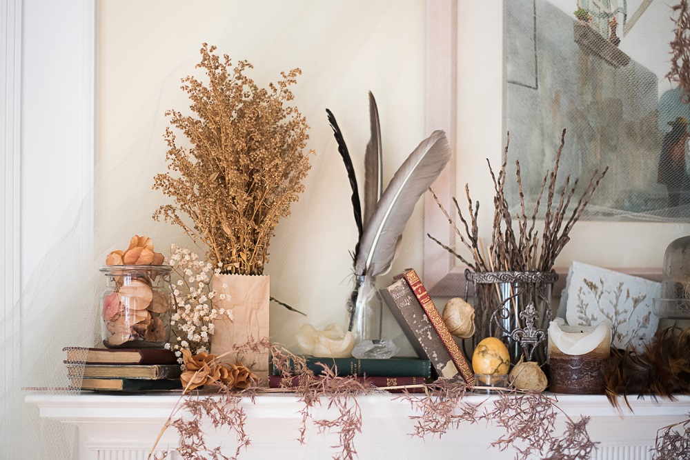 Autumn decorations - dried flowers in a pinkish shade