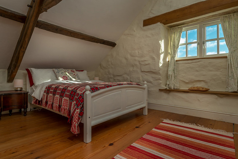Wall stone bedroom