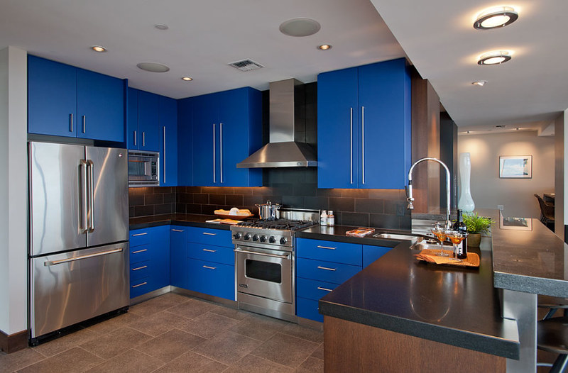 ¿Es el color azul índigo una buena idea para la cocina?