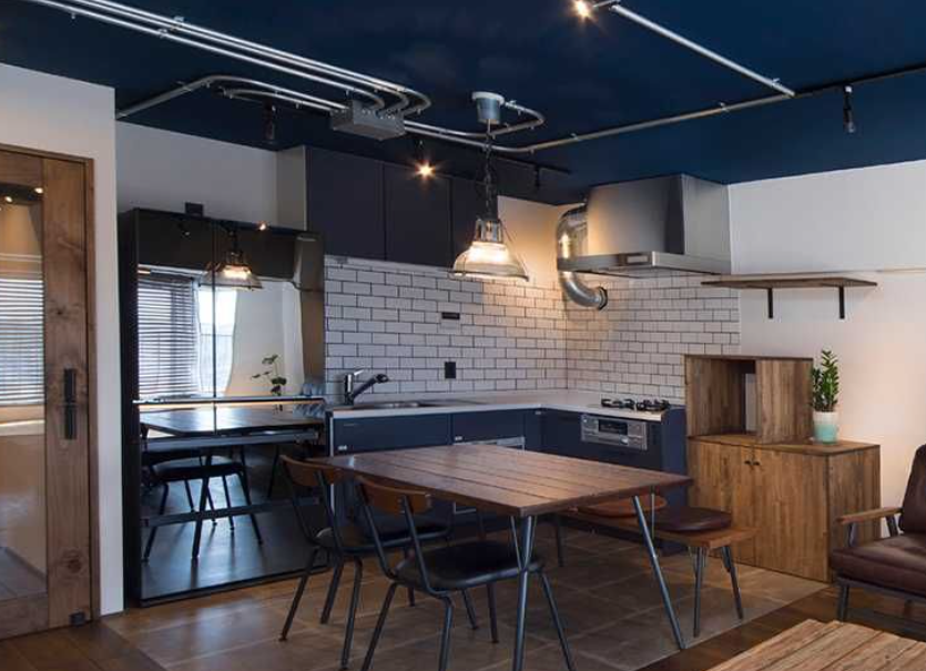 Navy blue kitchen cabinets - do they match any interior?