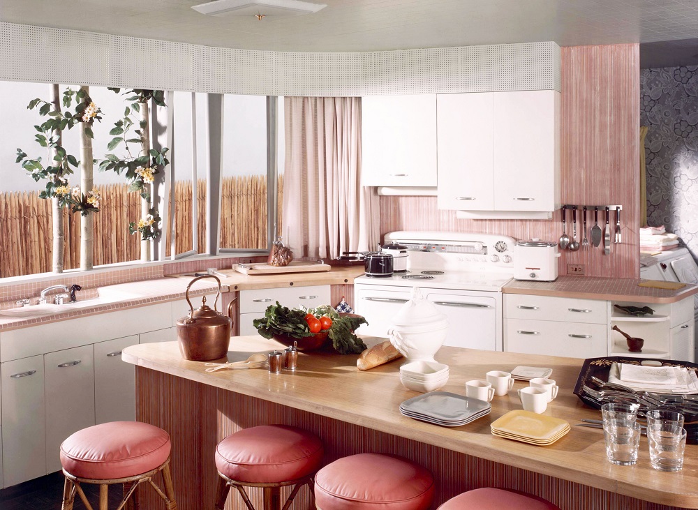 Unusual vintage pink kitchen