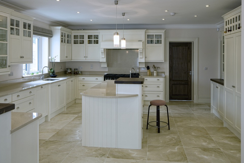 The reign of white color - a timeless English kitchen design