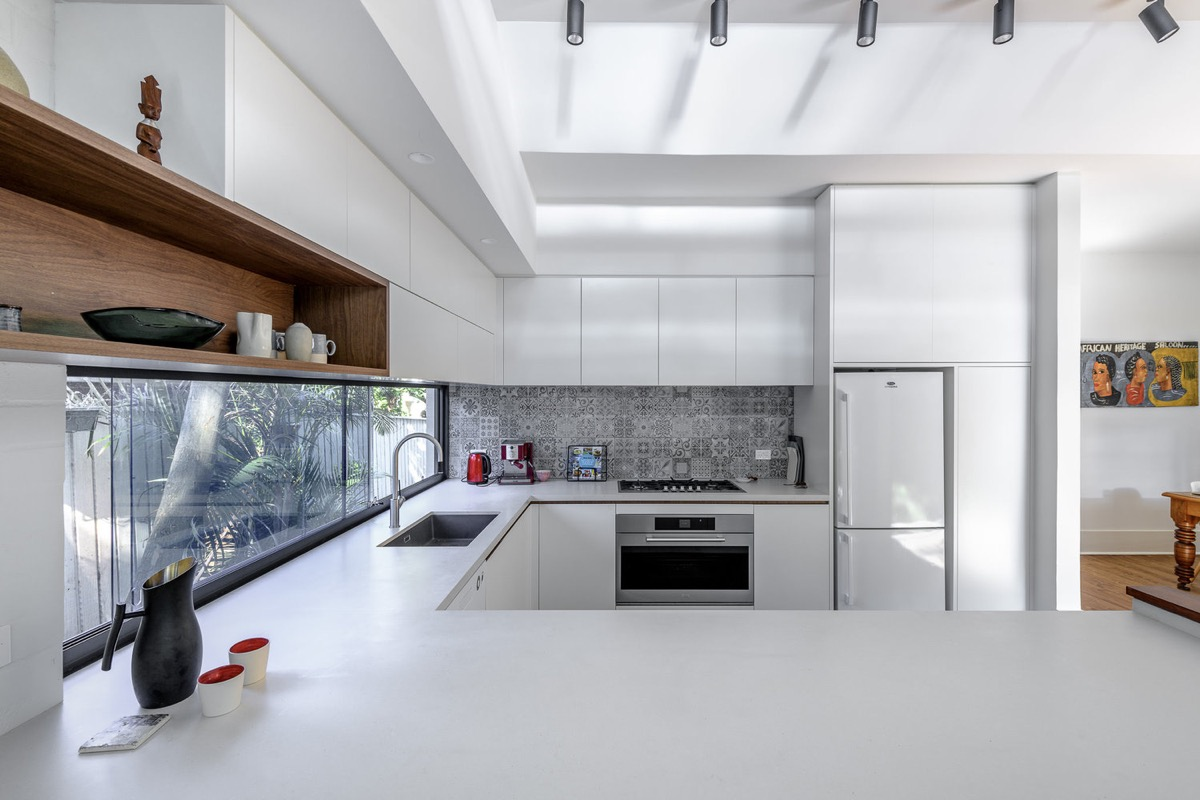 U-shaped kitchen - an intersting design