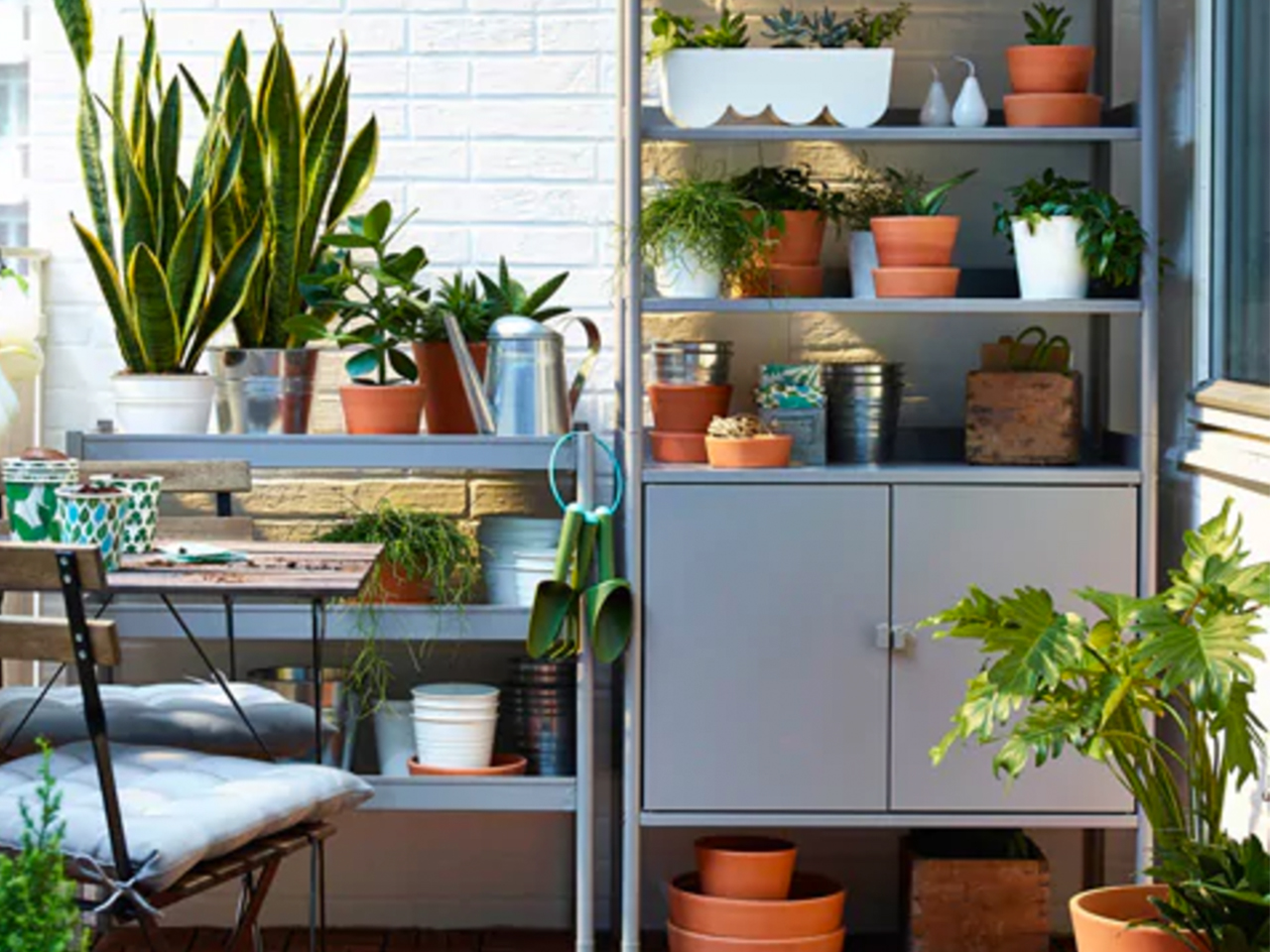 Green balcony garden plants - ideas