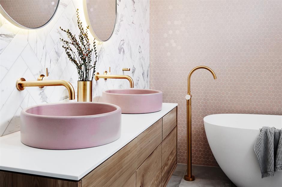 Glamour bathroom with pink