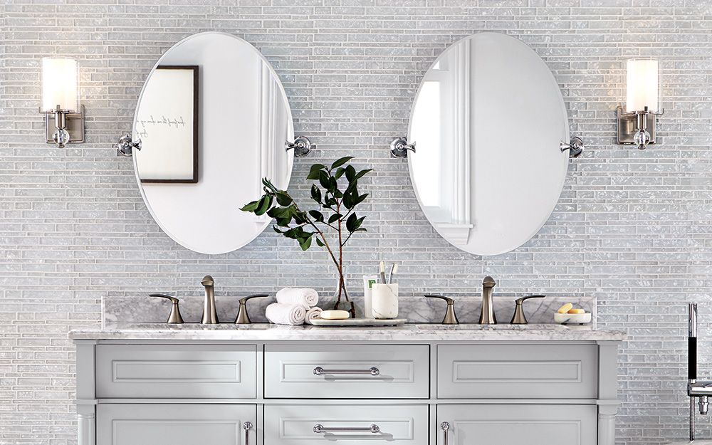 Glamour bathroom - grey and silver