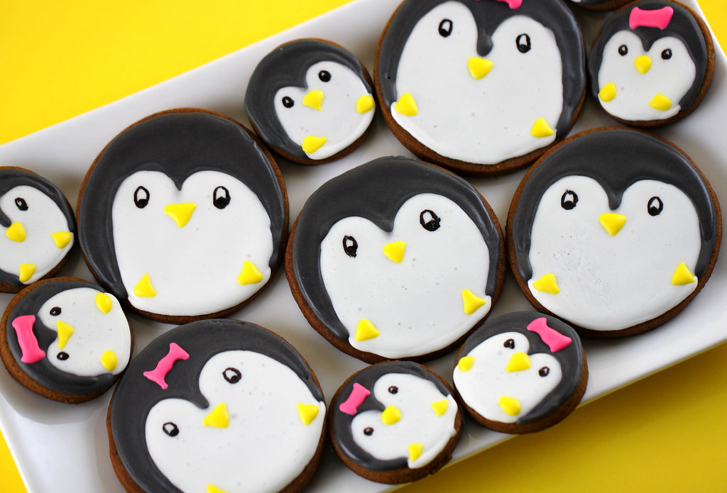 Простые пингвины - украшение рождественского печенья