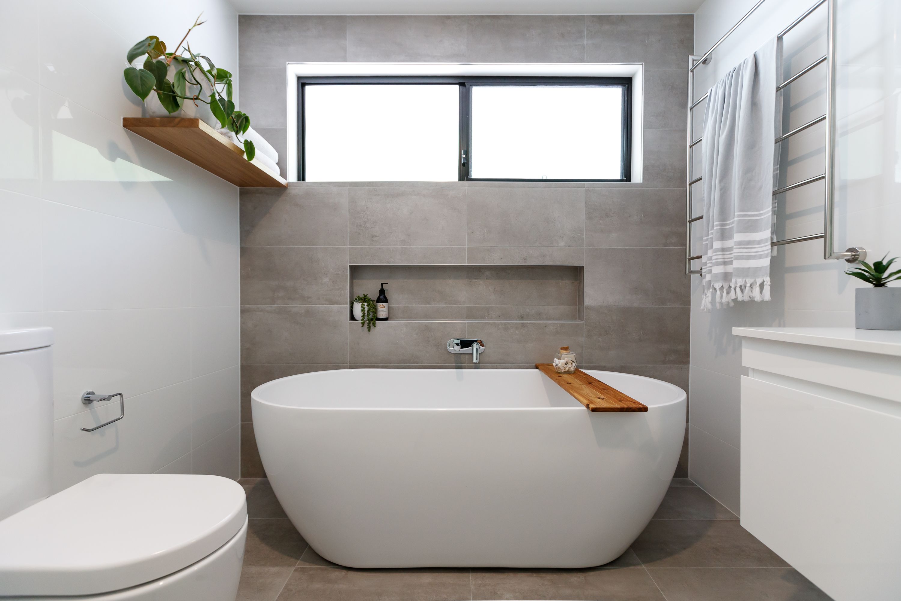 Small bathroom with a freestanding tub