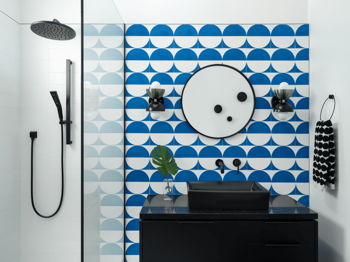 Idées de papier peint pour salle de bains moderne