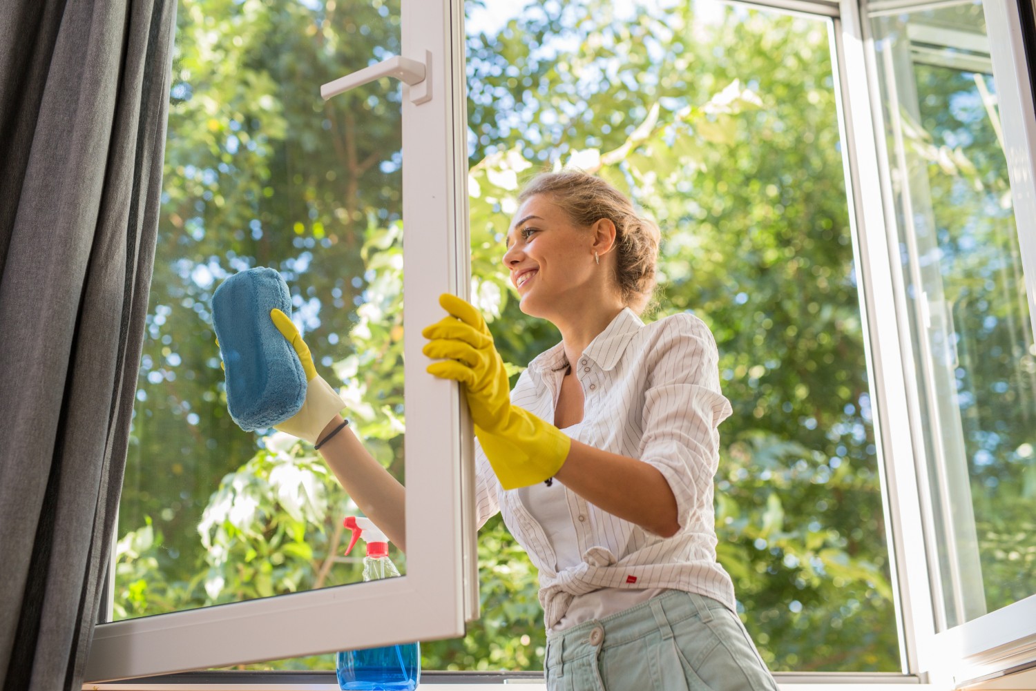 5 Best Proven Window Cleaning Solutions and Supplies