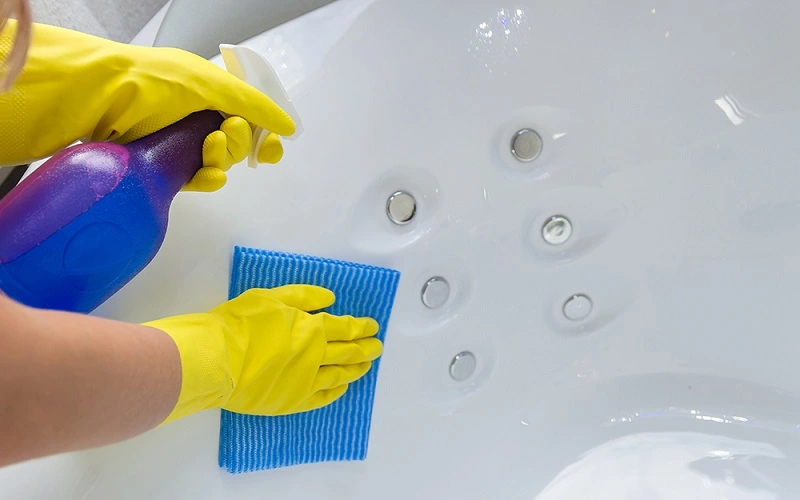 Cleaning the bathtub – what to keep in mind?