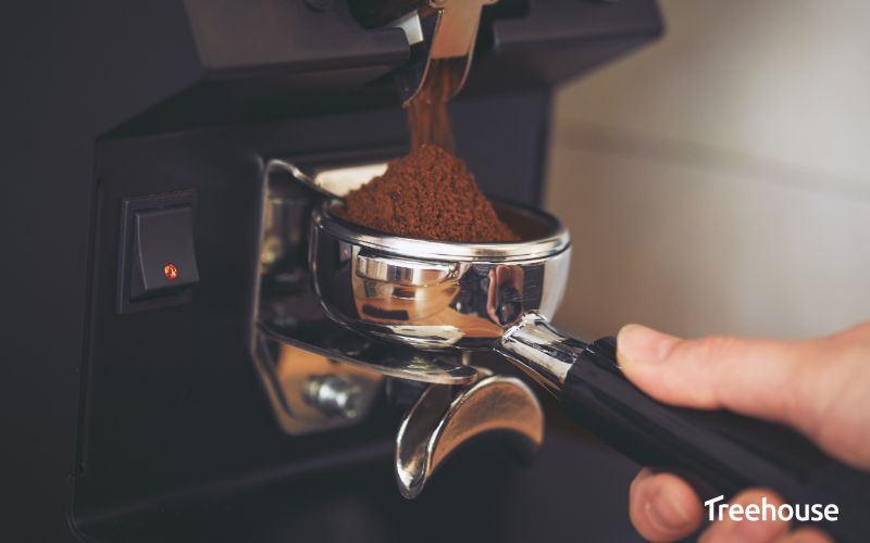 12 Best Coffee Makers with Grinder for November 2022 | Check Reviews
