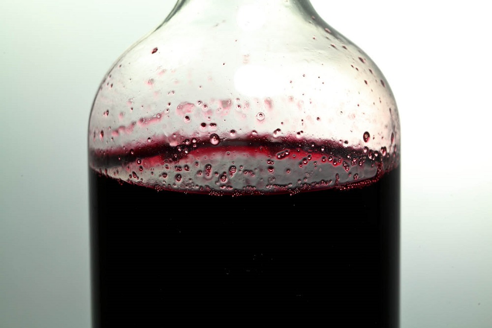 Aronia berry tincture without boiling - a quick and easy recipe