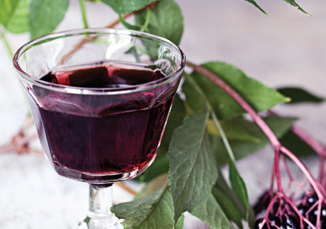 Aronia Berry - 3 Simple Recipes for Traditional Chokeberry Liqueur