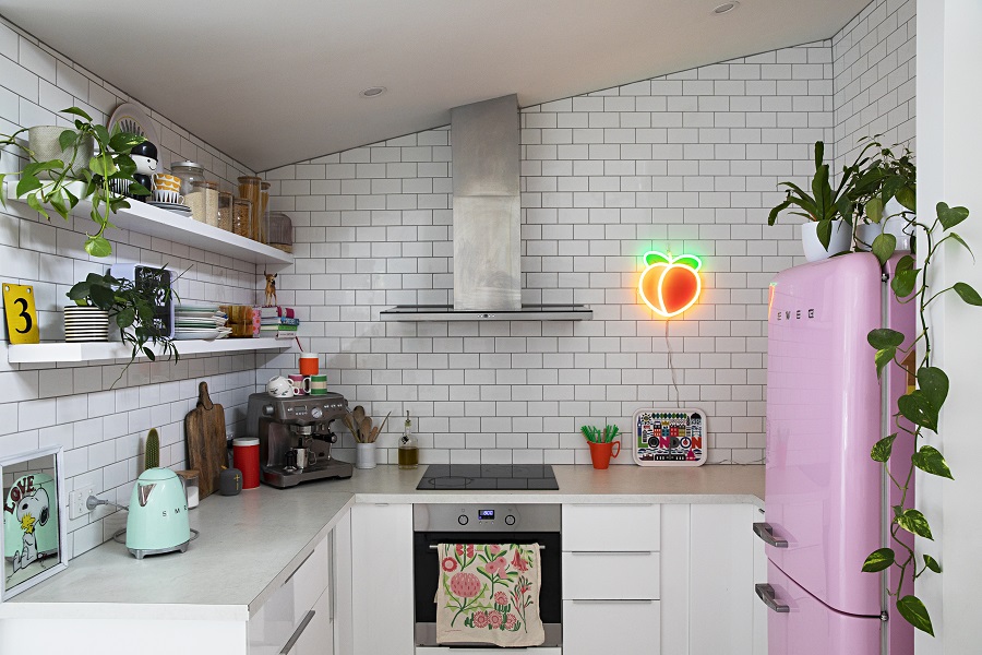 A modern windowless kitchen