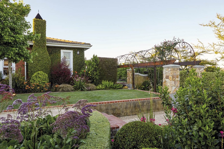 Является ли французский сад хорошей идеей для вашего пространства?