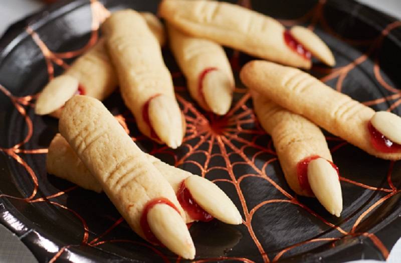 Witch's fingers - Halloween decor and a snack in one