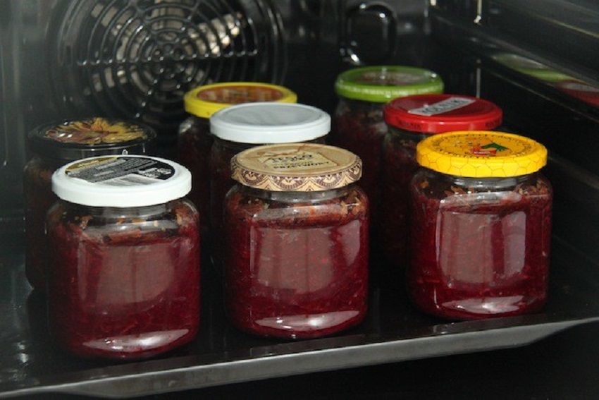 Canning jars in an oven - how to do it?