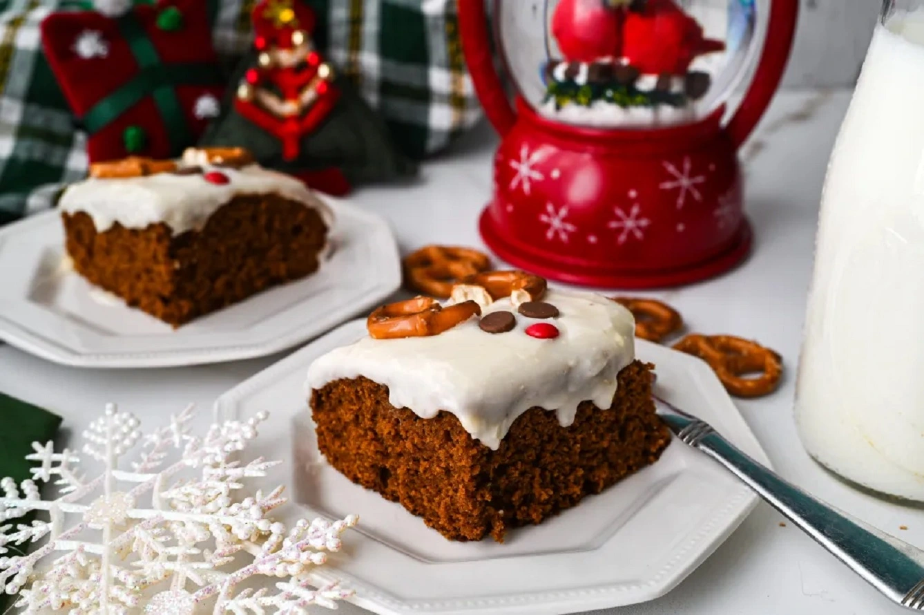 3 Delicious Christmas Gingerbread Cake Recipes - Try Them Out!