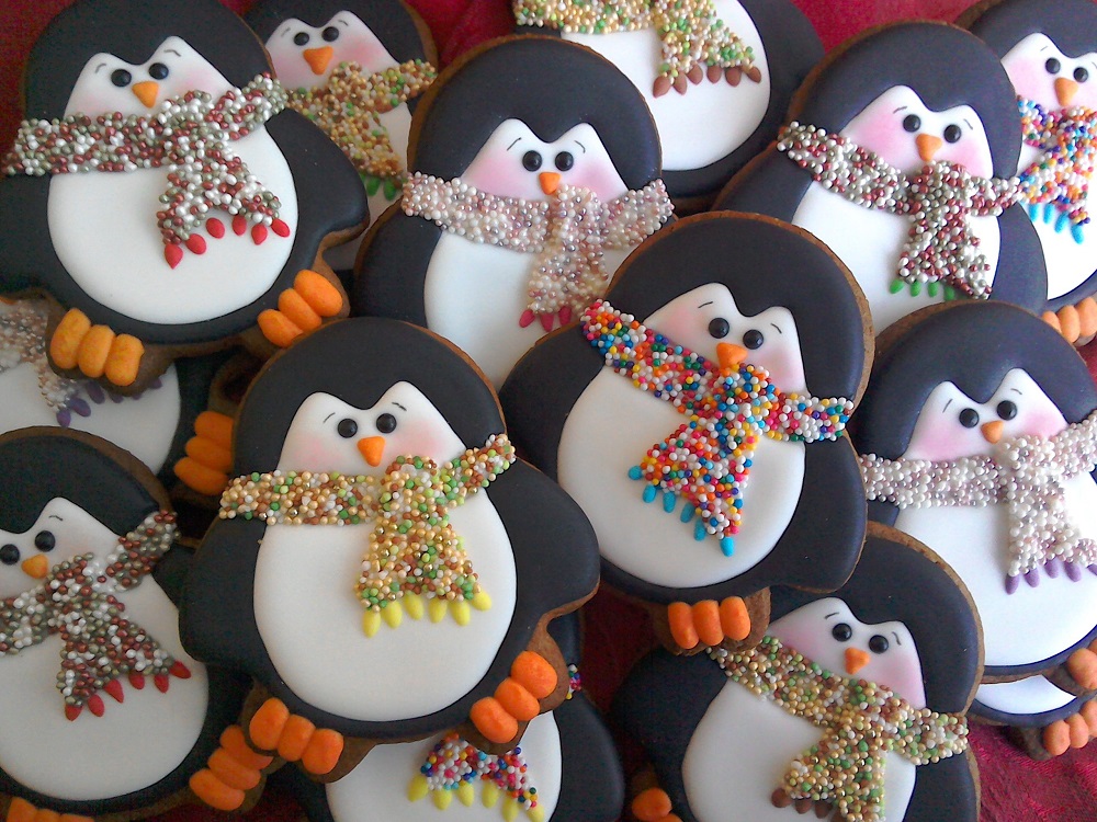 Christmas penguins - how to creatively decorate Christmas cookies?