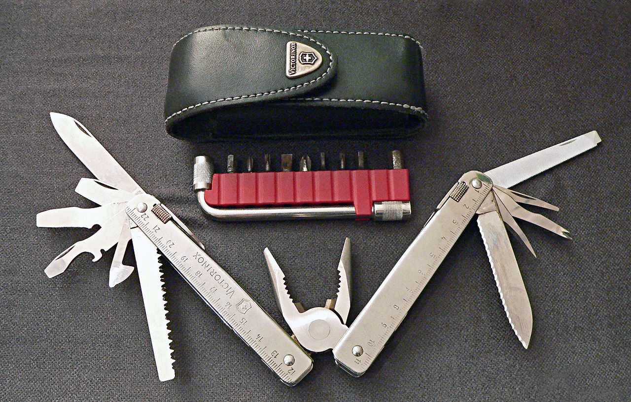 A practical Christmas gift for dad - a Multitool
